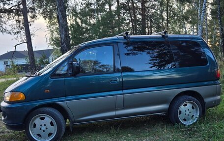 Mitsubishi Space Gear I рестайлинг, 1995 год, 717 000 рублей, 10 фотография