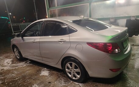 Hyundai Solaris II рестайлинг, 2012 год, 715 000 рублей, 2 фотография