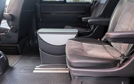 Volkswagen Multivan T5, 2010 год, 2 199 000 рублей, 14 фотография