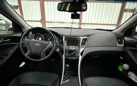 Hyundai Sonata VI, 2012 год, 2 000 000 рублей, 6 фотография