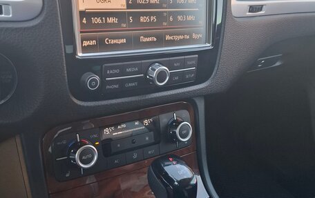 Volkswagen Touareg III, 2012 год, 2 020 000 рублей, 27 фотография