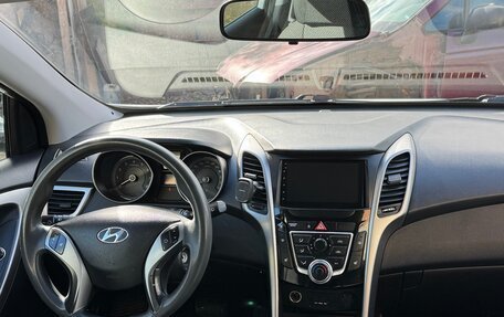Hyundai i30 II рестайлинг, 2012 год, 900 000 рублей, 14 фотография