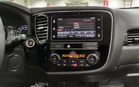 Mitsubishi Outlander III рестайлинг 3, 2019 год, 2 150 000 рублей, 18 фотография
