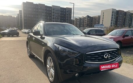 Infiniti FX II, 2010 год, 1 390 000 рублей, 2 фотография
