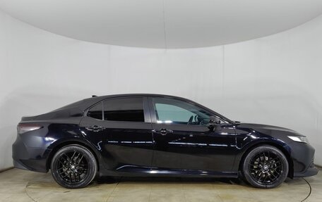 Toyota Camry, 2018 год, 2 299 000 рублей, 4 фотография