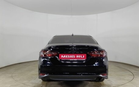 Toyota Camry, 2018 год, 2 299 000 рублей, 6 фотография