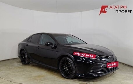 Toyota Camry, 2018 год, 2 299 000 рублей, 3 фотография