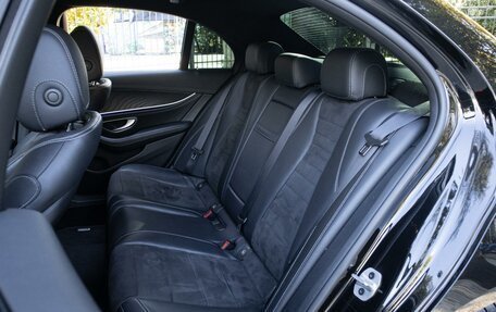 Mercedes-Benz E-Класс, 2019 год, 3 095 000 рублей, 14 фотография