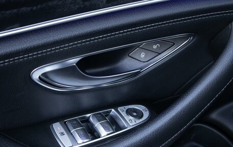 Mercedes-Benz E-Класс, 2019 год, 3 095 000 рублей, 25 фотография