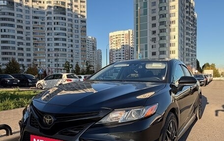 Toyota Camry, 2021 год, 2 950 000 рублей, 1 фотография