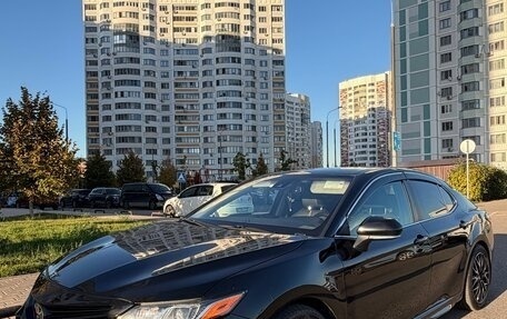 Toyota Camry, 2021 год, 2 950 000 рублей, 2 фотография
