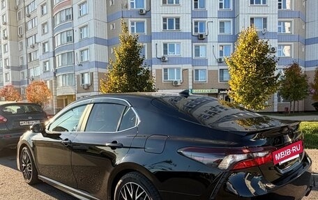 Toyota Camry, 2021 год, 2 950 000 рублей, 4 фотография