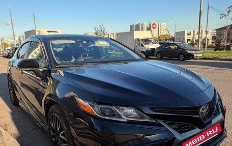 Toyota Camry, 2021 год, 2 950 000 рублей, 8 фотография