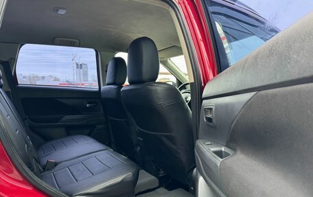 Mitsubishi Outlander III рестайлинг 3, 2013 год, 1 175 000 рублей, 12 фотография
