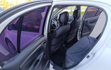Toyota Vitz, 2004 год, 267 000 рублей, 11 фотография