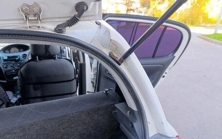 Toyota Vitz, 2004 год, 267 000 рублей, 10 фотография