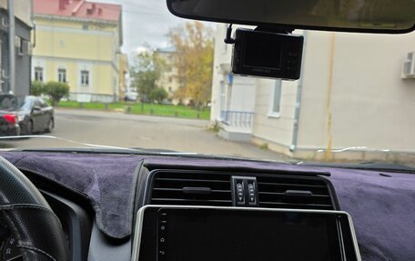 Toyota Land Cruiser Prado 150 рестайлинг 2, 2018 год, 4 800 000 рублей, 9 фотография