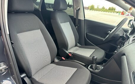 Volkswagen Polo VI (EU Market), 2013 год, 895 000 рублей, 38 фотография