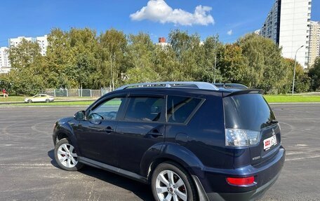 Mitsubishi Outlander III рестайлинг 3, 2010 год, 1 300 000 рублей, 3 фотография