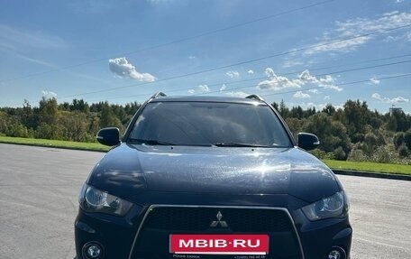 Mitsubishi Outlander III рестайлинг 3, 2010 год, 1 300 000 рублей, 8 фотография