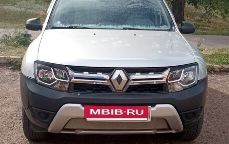 Renault Duster I рестайлинг, 2018 год, 1 070 000 рублей, 2 фотография
