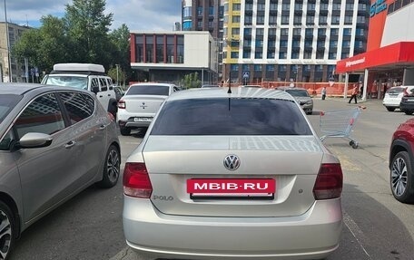 Volkswagen Polo VI (EU Market), 2015 год, 800 000 рублей, 2 фотография