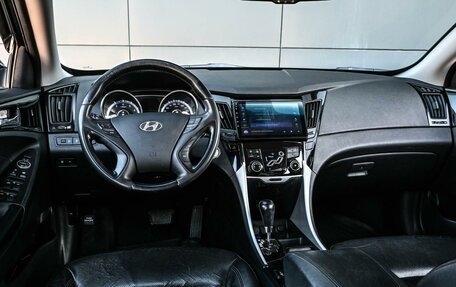 Hyundai Sonata VI, 2010 год, 1 299 000 рублей, 6 фотография