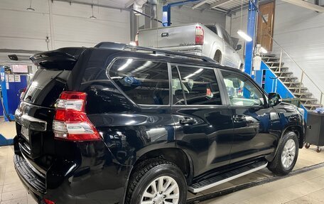 Toyota Land Cruiser Prado 150 рестайлинг 2, 2017 год, 3 500 000 рублей, 11 фотография