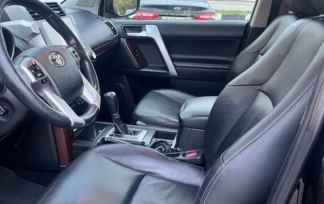 Toyota Land Cruiser Prado 150 рестайлинг 2, 2017 год, 3 500 000 рублей, 6 фотография
