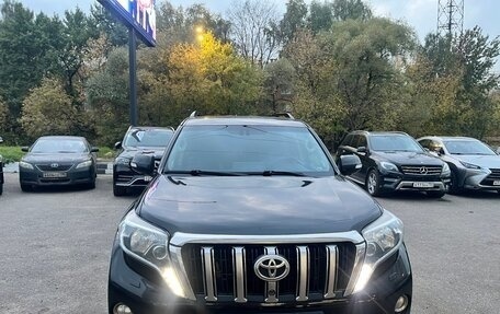 Toyota Land Cruiser Prado 150 рестайлинг 2, 2017 год, 3 500 000 рублей, 1 фотография