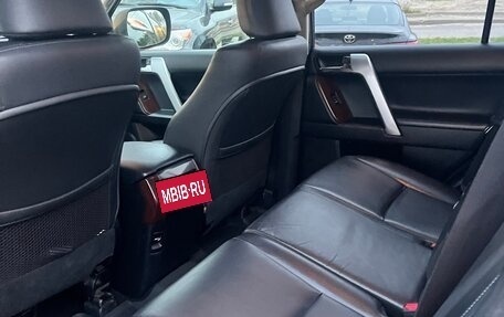 Toyota Land Cruiser Prado 150 рестайлинг 2, 2017 год, 3 500 000 рублей, 7 фотография