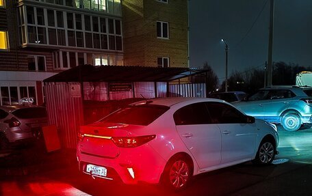 KIA Rio IV, 2017 год, 1 290 000 рублей, 5 фотография