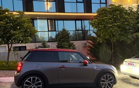 MINI Hatch, 2019 год, 1 750 000 рублей, 2 фотография