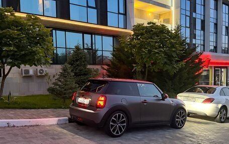 MINI Hatch, 2019 год, 1 750 000 рублей, 3 фотография