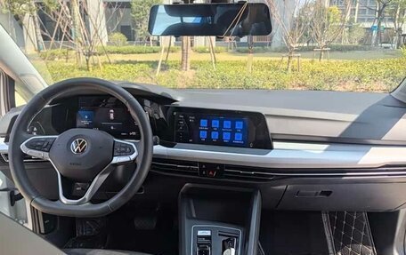 Volkswagen Golf VIII, 2022 год, 1 930 000 рублей, 9 фотография