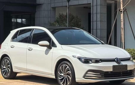 Volkswagen Golf VIII, 2022 год, 1 930 000 рублей, 3 фотография