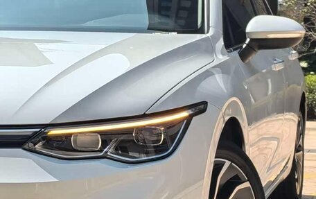 Volkswagen Golf VIII, 2022 год, 1 930 000 рублей, 15 фотография