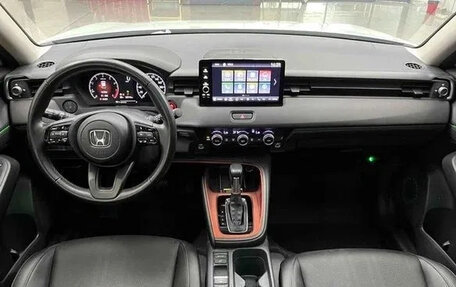 Honda Vezel, 2023 год, 1 915 000 рублей, 10 фотография