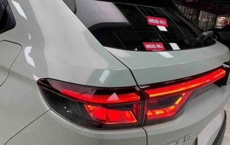 Honda Vezel, 2023 год, 1 915 000 рублей, 6 фотография