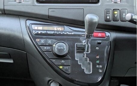 Toyota ISis I, 2015 год, 1 073 069 рублей, 13 фотография