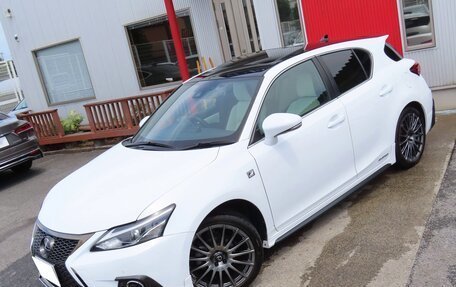 Lexus CT I рестайлинг, 2022 год, 1 800 000 рублей, 1 фотография
