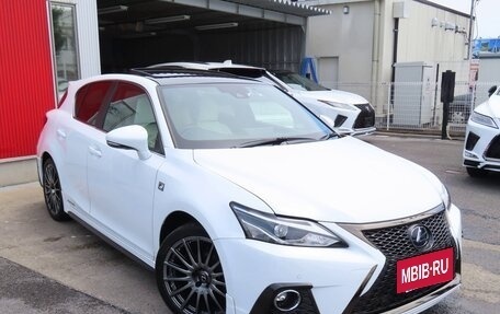 Lexus CT I рестайлинг, 2022 год, 1 800 000 рублей, 4 фотография