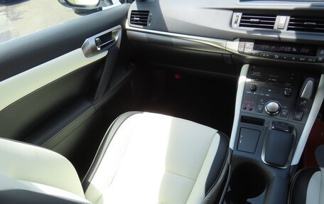 Lexus CT I рестайлинг, 2022 год, 1 800 000 рублей, 13 фотография