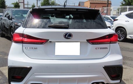 Lexus CT I рестайлинг, 2022 год, 1 800 000 рублей, 9 фотография
