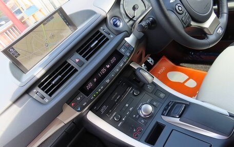 Lexus CT I рестайлинг, 2022 год, 1 800 000 рублей, 32 фотография
