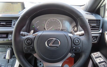 Lexus CT I рестайлинг, 2022 год, 1 800 000 рублей, 30 фотография