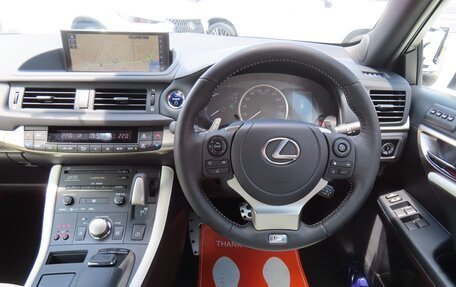 Lexus CT I рестайлинг, 2022 год, 1 800 000 рублей, 29 фотография