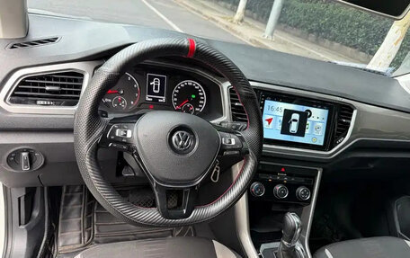 Volkswagen T-Roc I, 2019 год, 1 450 007 рублей, 11 фотография