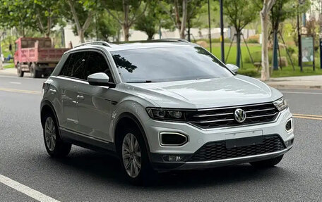 Volkswagen T-Roc I, 2019 год, 1 450 007 рублей, 2 фотография