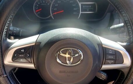 Toyota Roomy I, 2019 год, 1 150 000 рублей, 13 фотография